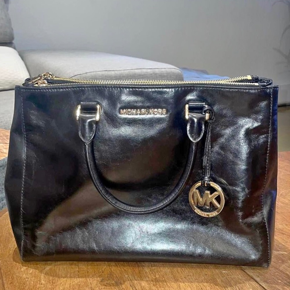 Gorgeous MK black bag - great for everyday and for office look